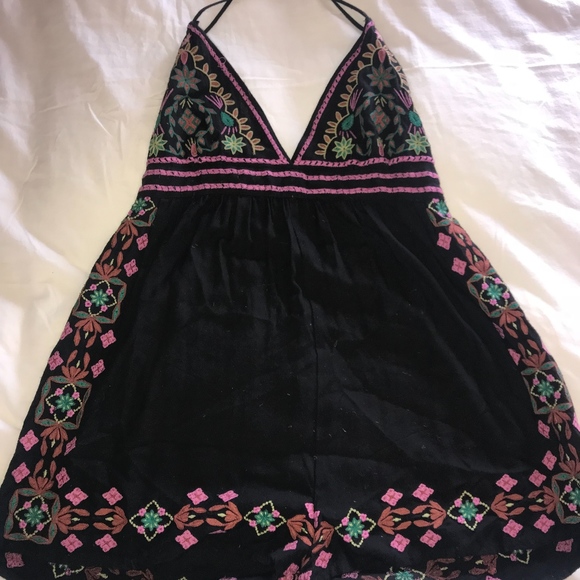 Ecote Embroidered Lotus Romper - Picture 2 of 3